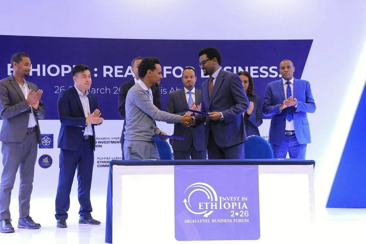 Agreement presentation at an international investment event